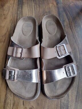 Time & Tru Tan Rose Gold Sandals Size 8.5 (Fits 9-9.5)